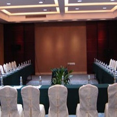 Yelan Bay Resort Szanja Kültér fotó